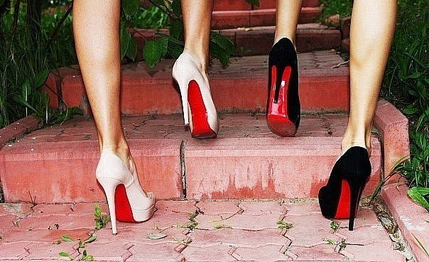 Черные кожаные туфли секси на красной подошве и шпильке ANDREA